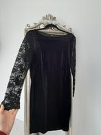 Only fluweel jurk zwart met kanten mouwen maat 38 / 40, Kleding | Dames, Jurken, Knielengte, Maat 38/40 (M), Zo goed als nieuw