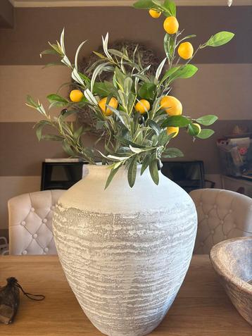 Grijze decoratieve pot/vaas beschikbaar voor biedingen