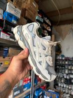 Asics Gel-Nyc Oyster Grey 41.5, Ophalen of Verzenden, Zo goed als nieuw, Overige kleuren, Sneakers of Gympen