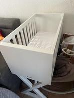 Pasgeboren baby schommel bed + gratis matras, Ophalen, Zo goed als nieuw, Minder dan 140 cm, Matras