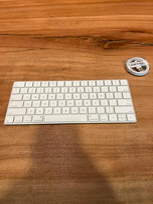 Apple Magic Keyboard 2 oplaadbaar, Computers en Software, Toetsenborden, Zo goed als nieuw, Qwerty, Draadloos, Ergonomisch, Ophalen of Verzenden
