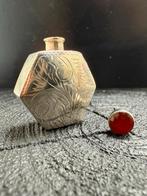 Zilveren Parfumflesje Hexagonaal met Rode Dop, Antiek en Kunst, Ophalen of Verzenden
