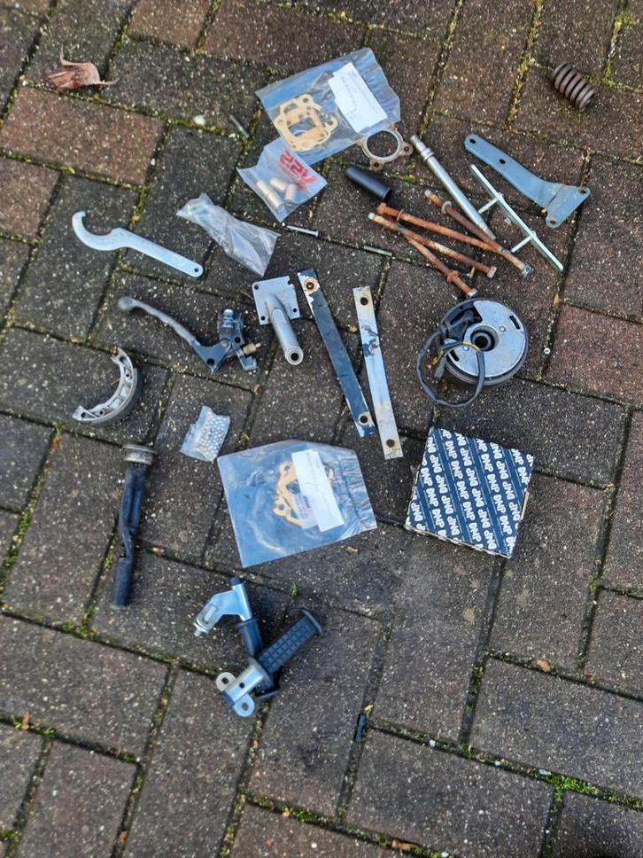 Tomos onderdelen, Fietsen en Brommers, Brommers | Tomos, Zo goed als nieuw, Standard, Maximaal 45 km/u, Ophalen of Verzenden