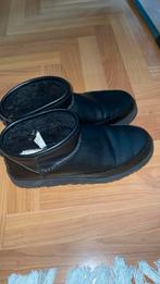Zwarte UGG Mini Laarzen.  Maat38, Ophalen of Verzenden, Zo goed als nieuw, Zwart, Lage of Enkellaarzen