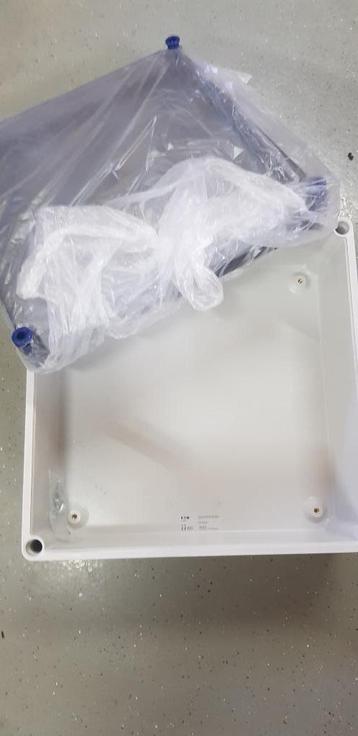 schakelkast EATON  36 x 36cm nieuw in doos beschikbaar voor biedingen