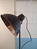 Vloerlamp - Lamp, Industrial design, 150 tot 200 cm, Metaal, Zo goed als nieuw