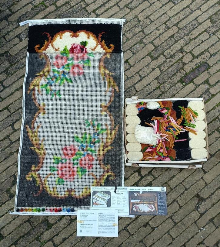 Smyrna pakket met rozen. Loper. Klein gedeelte is al gedaan, Hobby en Vrije tijd, Borduren en Borduurmachines, Nieuw, Borduurpakket