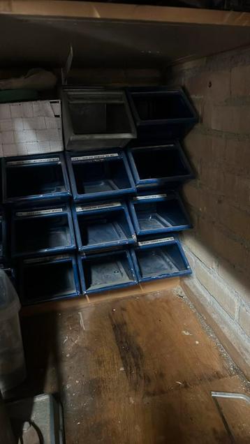 Magazijnbak 39 stuks - staal- L 300 x150x150- 60 kg beschikbaar voor biedingen