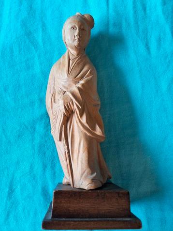 Houten Guanyin Beeldje beschikbaar voor biedingen