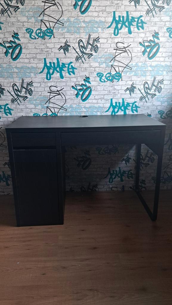 Micke Bureau Zwartbruin - Blad Vervangbaar, Huis en Inrichting, Bureaus, Gebruikt, Bureau, Ophalen