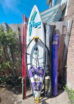 Complete set Tiga surfplank/mast/mastvoet/giek/2 zeilen., Watersport en Boten, Windsurfen, Ophalen, 250 tot 300 cm, Met draagtas