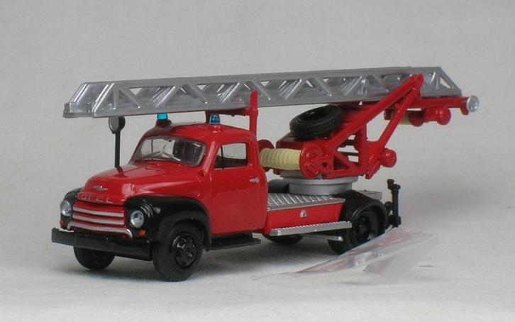 Brekina: Opel Blitz brandweer ladderwagen - bouwjaar 1952., Hobby en Vrije tijd, Modelauto's | 1:87, Nieuw, Bus of Vrachtwagen