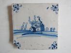 een antieke tegel met een kerkje aan het water., Ophalen of Verzenden