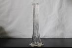 Antieke solifleur vaas blank glas, 25,5 cm hoog, Antiek en Kunst, Ophalen of Verzenden