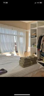Bed frame in excellent condition
