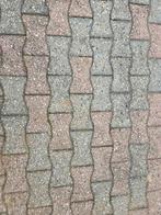 Gezocht +/- 160 vlinder klinkers voor onze oprit ., Tuin en Terras, Ophalen