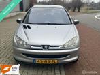 Peugeot 206 1.4 —NWE APK—LAGE KM—NETJES—NWE KOPPAKKI, Voorwielaandrijving, 4 cilinders, Elektrische ramen, Origineel Nederlands