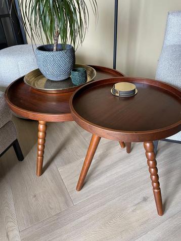 Twee Dutch bone bijzettafels! Kersen gefineerd. beschikbaar voor biedingen