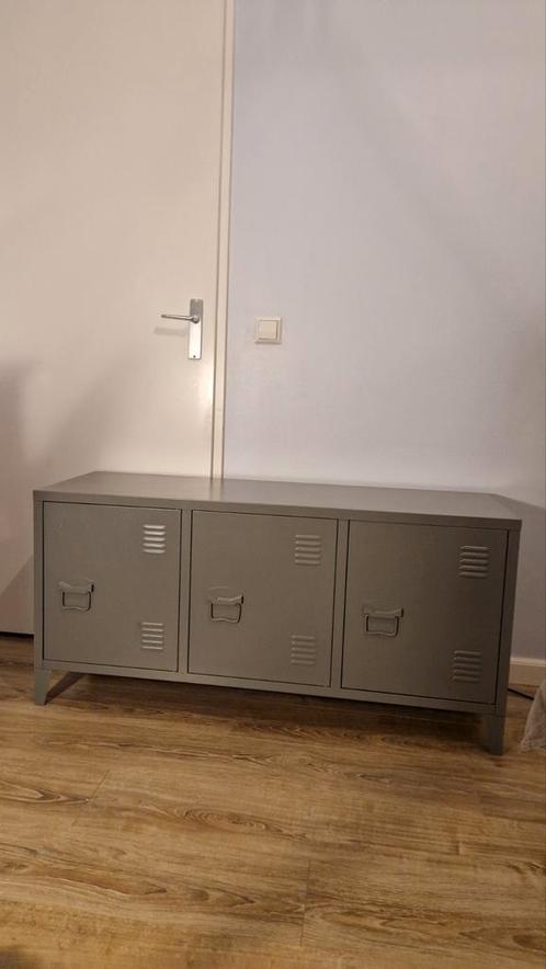 Kwantum Leipzig lockerkast grijs met planken, Huis en Inrichting, Kasten | Lockerkasten, Ophalen