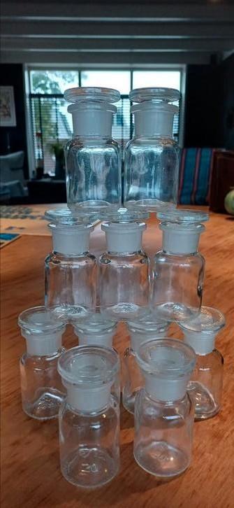 11 Apothekersflesjes 50 ml wijde hals glas incl. glazen stop beschikbaar voor biedingen