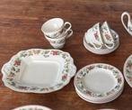 Wedgwood provence thee/koffie en gebak servies, Huis en Inrichting, Ophalen of Verzenden, Zo goed als nieuw, Wedgwood, Kop(pen) en/of Schotel(s)