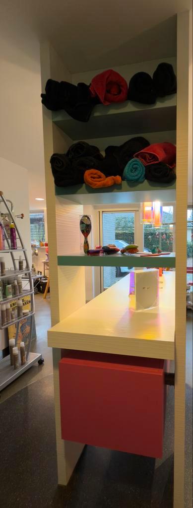 Kapsalon Verkoopbalie - Hans Kwinten, Huis en Inrichting, Bureaus, Gebruikt, Bureau, Ophalen