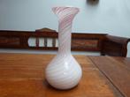 Vintage opaline vaas, Italie, 29 cm., Antiek en Kunst, Antiek | Glas en Kristal, Ophalen of Verzenden