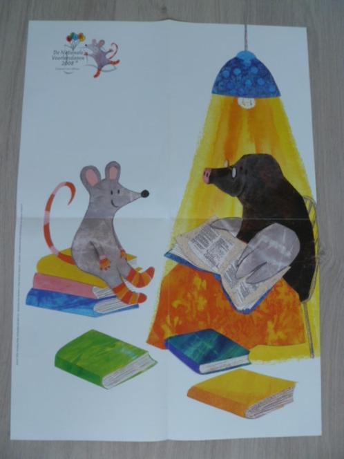 Poster boek: Kleine muis zoekt een huis. H. 59,5 x br. 42 cm, Verzamelen, Posters, Nieuw, Dier of Natuur, Rechthoekig Staand, Ophalen of Verzenden