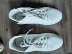 Mooie dames Witte Veter Gympen (maat 39), Wit, Ophalen of Verzenden, Sneakers of Gympen, Zo goed als nieuw