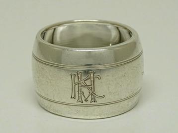 Zilver servetring / vingerdoekring antiek klein rond model beschikbaar voor biedingen