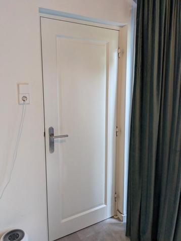 Twee massief houten paneeldeuren beschikbaar voor biedingen