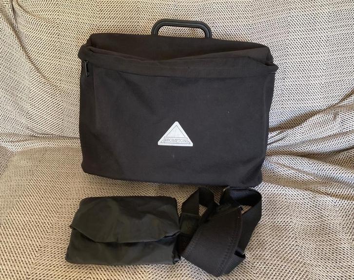 BROMPTON tas / voortas (Zwart) met regenhoes, schouderriem, Fietsen en Brommers, Fietsaccessoires | Fietstassen, Zo goed als nieuw