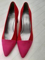 rode  suede schoenen merk MARCO TOZZI maat 37, Pumps, Marco Tozzi, Ophalen of Verzenden, Zo goed als nieuw