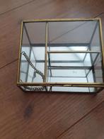 Sissy boy glazen sieraden box  Zie foto's, Ophalen, Zo goed als nieuw, Overige vormen, Glas