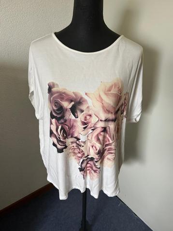 Promiss wolwit shirt met rozen opdruk mt XXL z.g.a.n. beschikbaar voor biedingen