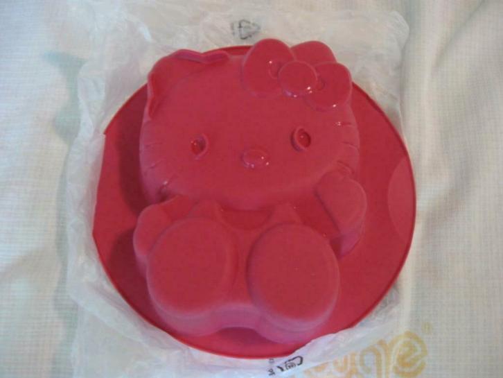 Tup. adv. 14: MFV silicone (bak)vorm Hello Kitty, vlaaivorm, Huis en Inrichting, Keuken | Tupperware, Gebruikt, Overige typen