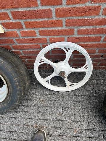 Tomos velg beschikbaar voor biedingen