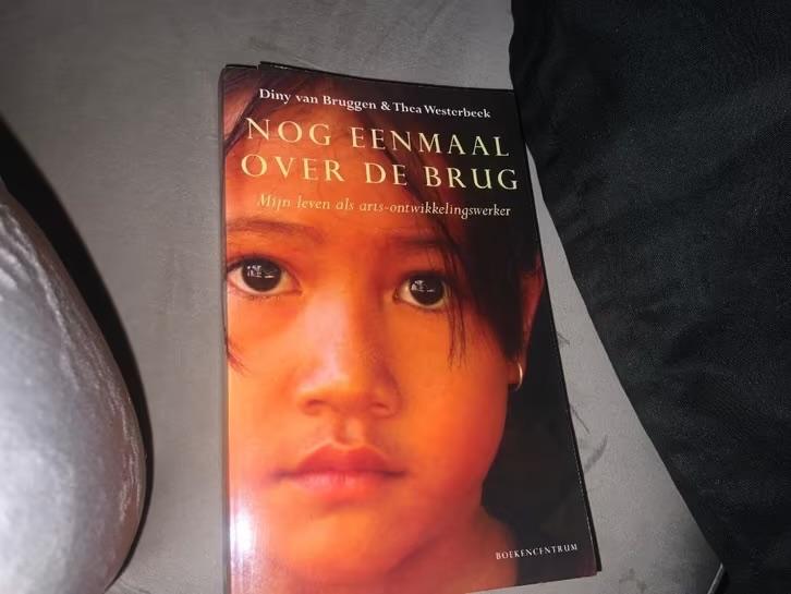 nog eenmaal over de brug, Ophalen of Verzenden, Zo goed als nieuw