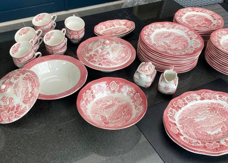 Wedgewood Lochs of Scotland serie, Huis en Inrichting, Keuken | Servies, Zo goed als nieuw, Bord(en), Wedgwood, Porselein, Ophalen