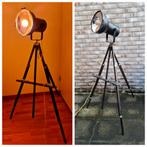 Industriële driepoot lamp schildersezel statief tripod spot, Huis en Inrichting, Lampen | Vloerlampen, Ophalen, Gebruikt, Hout