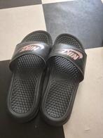 Slippers maat 36,05, Kleding | Dames, Nike, Ophalen of Verzenden, Zo goed als nieuw, Zwart