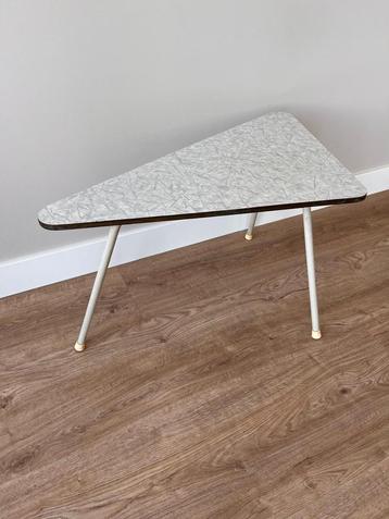 Vintage formica bijzettafel  beschikbaar voor biedingen