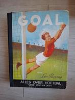 Boek:alles over voetbal  vintage/antiek, Ophalen of Verzenden