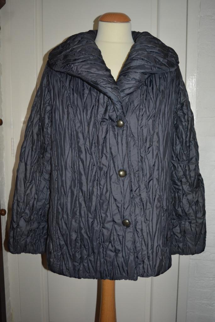 Creenstone, mooie warme doorgestikte winterjas, mt 44, Kleding | Dames, Jassen | Winter, Zo goed als nieuw, Maat 42/44 (L), Zwart