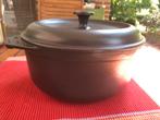 t.k.braadpan gietijzer Frankrijk 24cm 4,2L INDUCTIE, Huis en Inrichting, Keuken | Potten en Pannen, Ophalen, Zo goed als nieuw