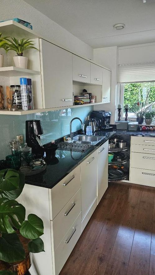 Keuken, Huis en Inrichting, Keuken | Complete keukens, Gebruikt, Hoekkeuken, Crème, Graniet of Steen, Ophalen