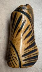 Netsuke in de vorm van een chrysant, Edo periode, Ophalen of Verzenden