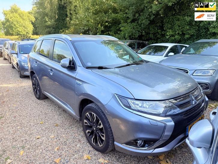 Mitsubishi Outlander 2.0 PHEV Business Edition EXPORT, Auto's, Mitsubishi, Bedrijf, Te koop, Outlander, 4x4, ABS, Achteruitrijcamera