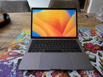 13” MacBook Pro 2017 (I5, 512 GB, 16 GB) beschikbaar voor biedingen