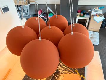 Unieke Terracotta Hanglamp – Cluster van 7 bollen – Design beschikbaar voor biedingen